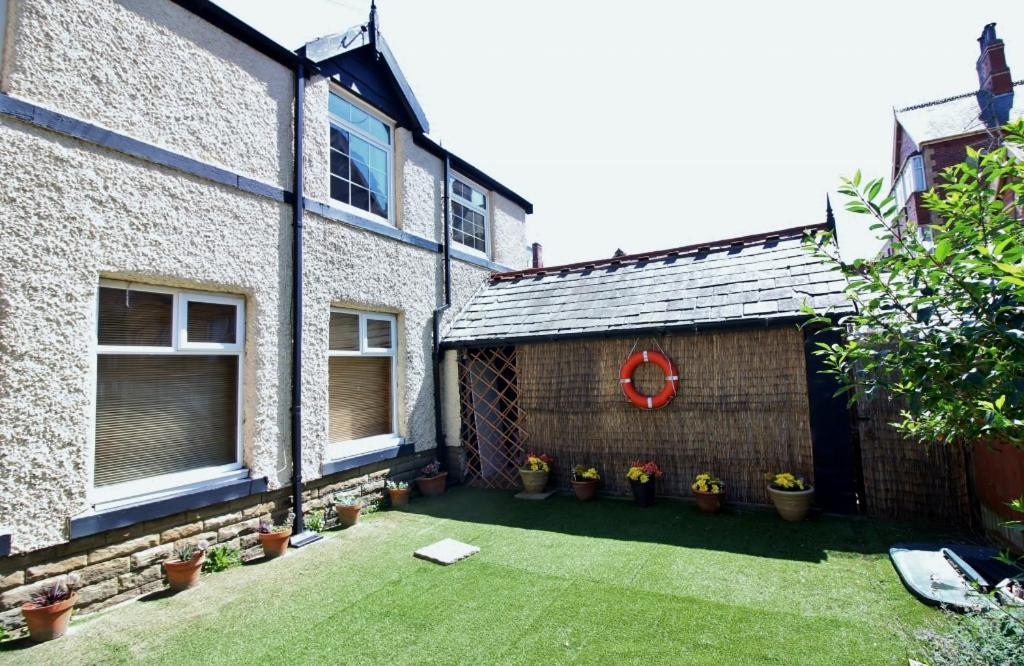 Sea Breeze @ The Coach House Apartment